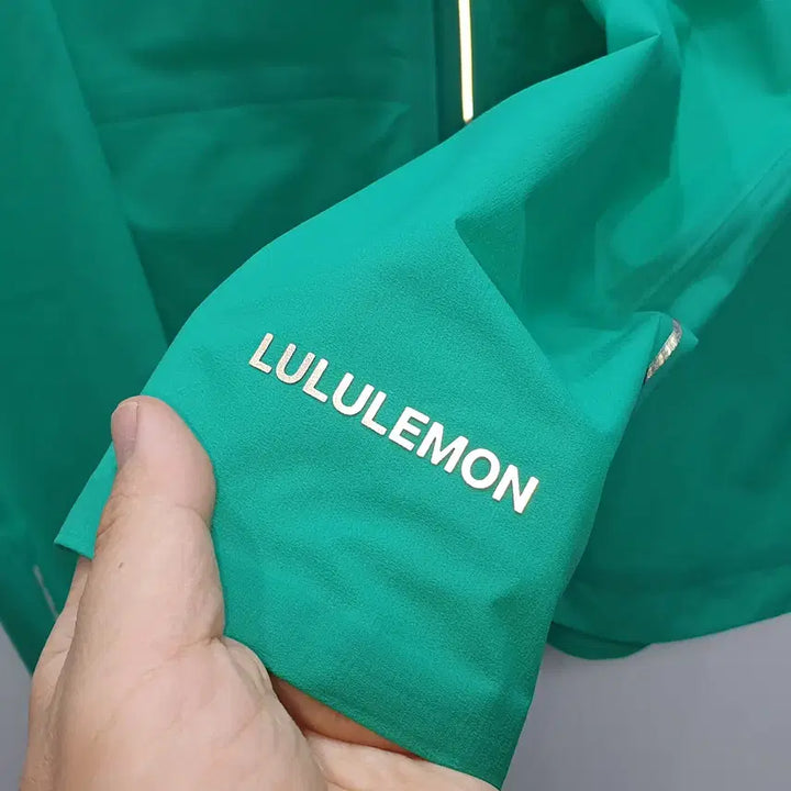 [BUNJANG] Lululemon Windbreaker Jacket Size L / 룰루레몬 바람막이 자켓 L사이즈 (가로56 세로75)