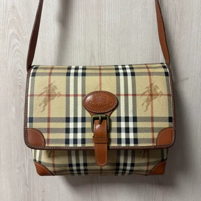 [BUNJANG] Burberry Authentic Classic Check Leather Crossbody Bag / 버버리정품 클래식 체크 크로스백