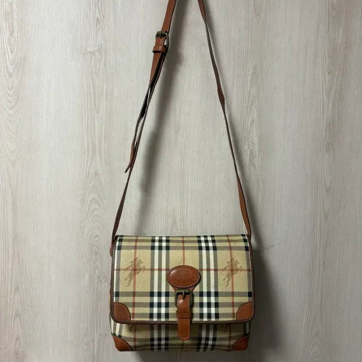 [BUNJANG] Burberry Authentic Classic Check Leather Crossbody Bag / 버버리정품 클래식 체크 크로스백