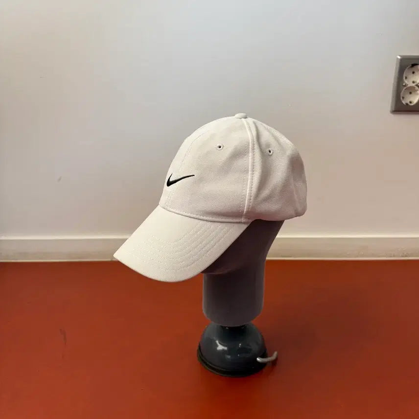 [BUNJANG] Nike Swoosh Embroidery Cap OS / 나이키 볼캡 스우시 자수 볼캡OS