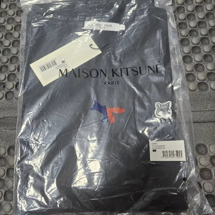 [BUNJANG] Maison Kitsuné Black T-Shirt Size L / 메종키츠네 블랙 반팔 L