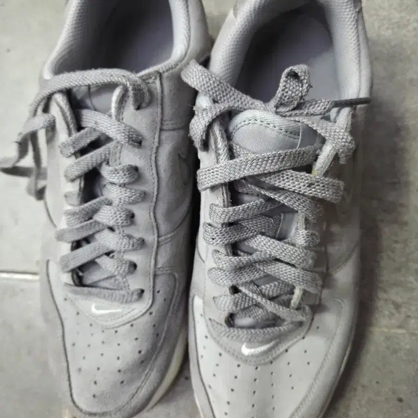 [BUNJANG] Nike Air Force Suede Grey Sneakers 275 / 나이키 에어포스 스웨이드 그레이 운동화275