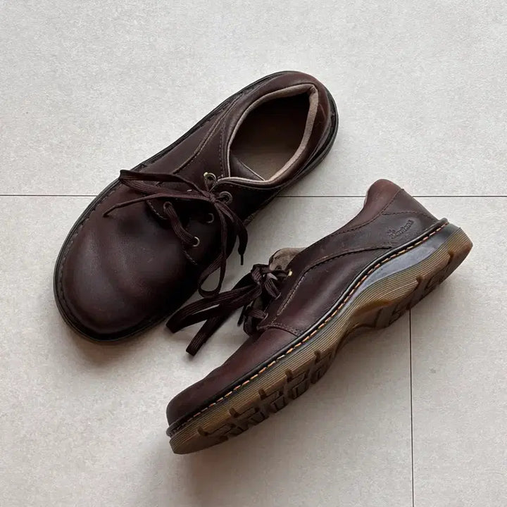 [BUNJANG] Vintage Dr. Martens Brown Leather Low Shoes UK9 / 빈티지 닥터마틴 브라운 레더 로우 슈즈 UK9