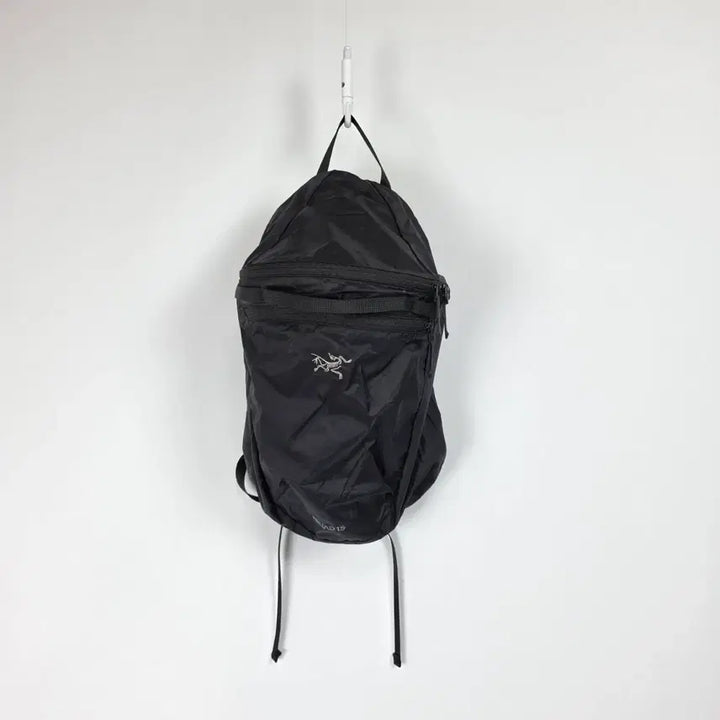 [BUNJANG] Black Lightweight Mesh Backpack / 블랙 경량 메쉬15 블랙 백팩 0511