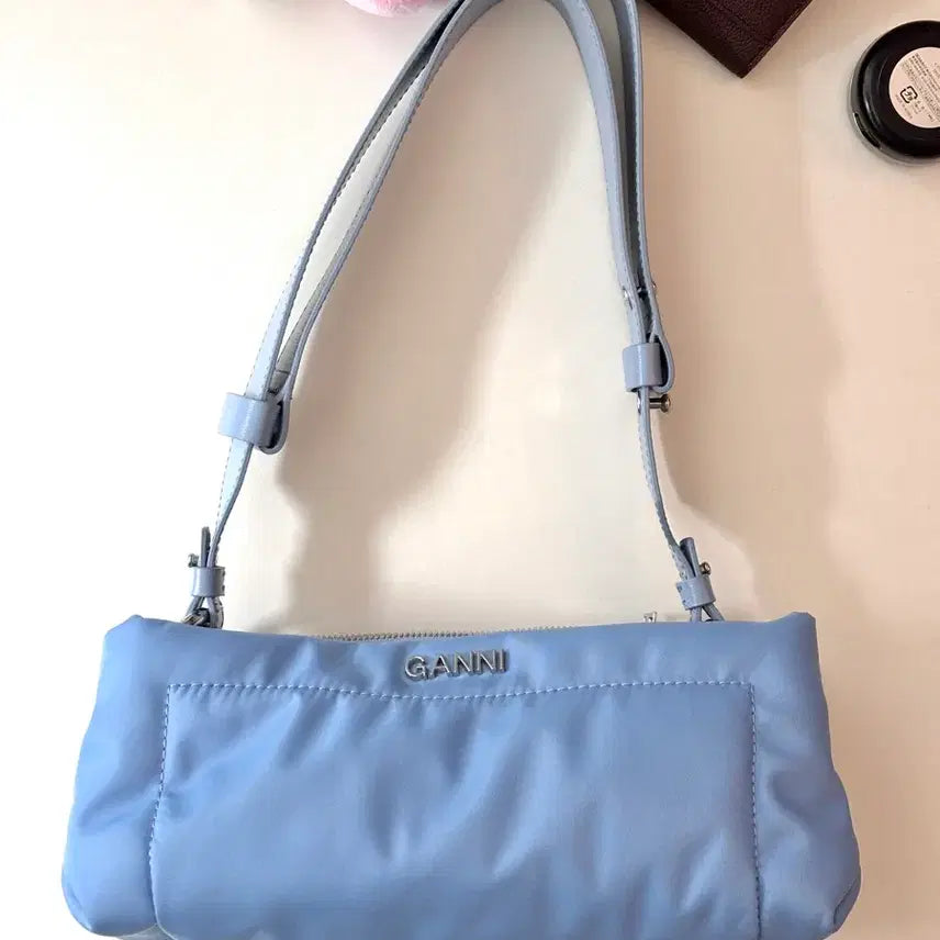 [BUNJANG] GANNI Pillow Baguette Shoulder Bag Sky Blue / GANNI 가니 필로우 바게트백 숄더백 스카이블루