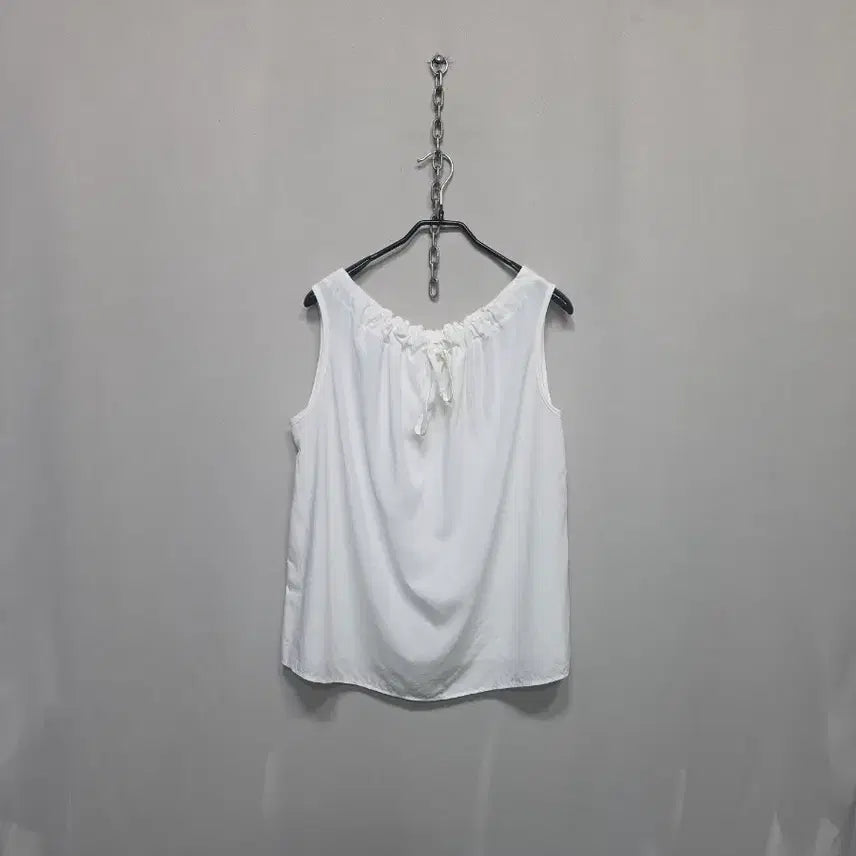 [BUNJANG] Sleeveless Blouse / 마 65% 나시 블라우스