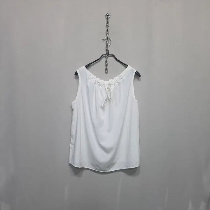 [BUNJANG] Sleeveless Blouse / 마 65% 나시 블라우스