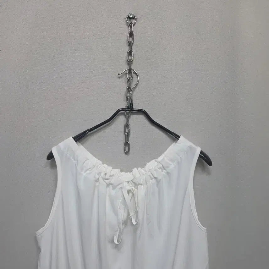 [BUNJANG] Sleeveless Blouse / 마 65% 나시 블라우스