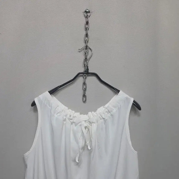 [BUNJANG] Sleeveless Blouse / 마 65% 나시 블라우스