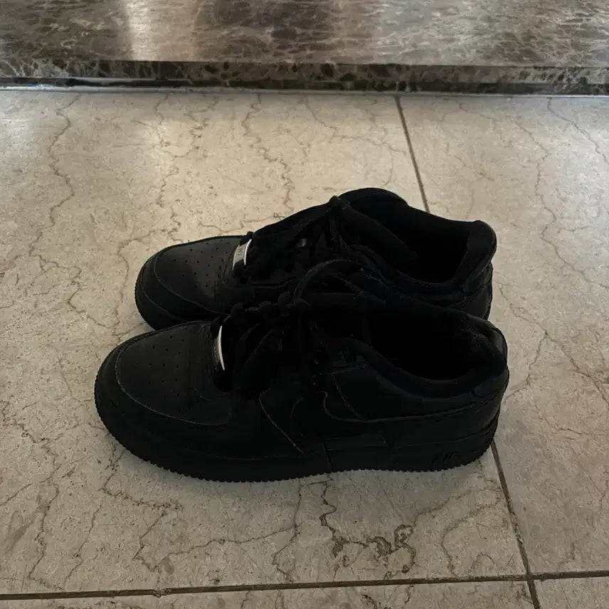 [BUNJANG] Nike Air Force 1 All Black Sneakers / 나이키 에어포스1 올블랙