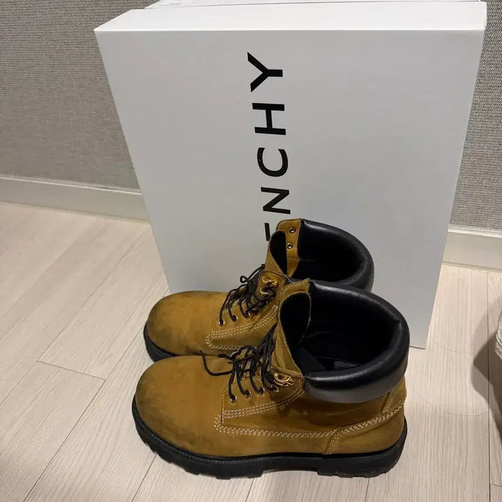 [BUNJANG] Givenchy x Timberland Leather Walker Boots Size 42 / 지방시 팀버랜드 워커 부츠 42