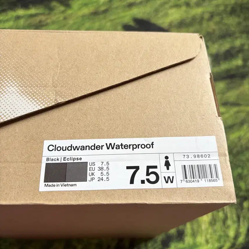[BUNJANG] On Running Cloudwander Waterproof Black Eclipse Shoes / 온 러닝 클라우드원더 워터프루프 블랙 이클립스 245