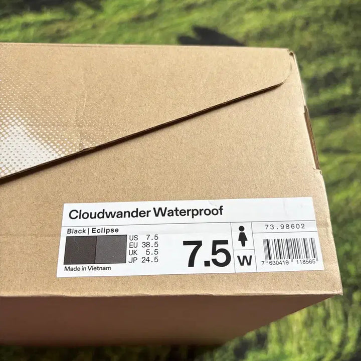 [BUNJANG] On Running Cloudwander Waterproof Black Eclipse Shoes / 온 러닝 클라우드원더 워터프루프 블랙 이클립스 245