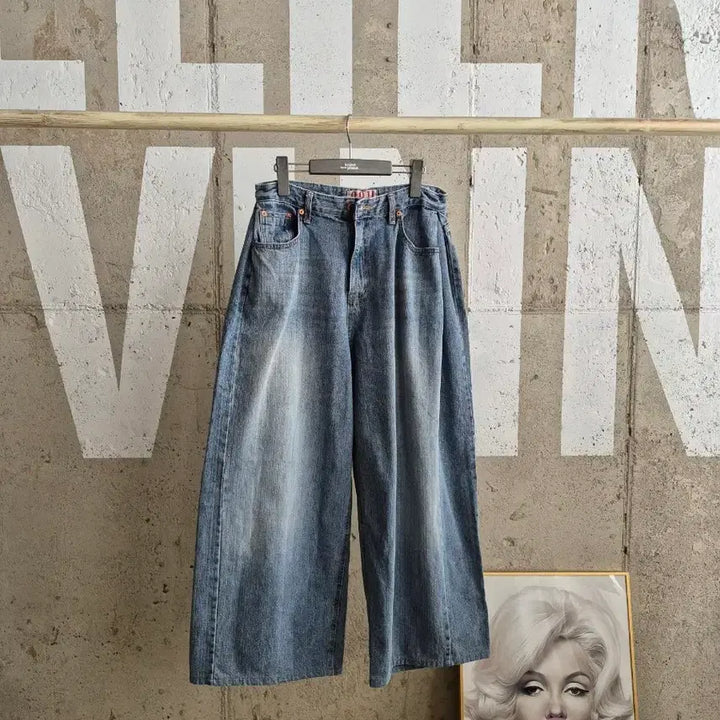 [BUNJANG] 30 Waist Wide Fit Jeans / 30 통와이드 청바지