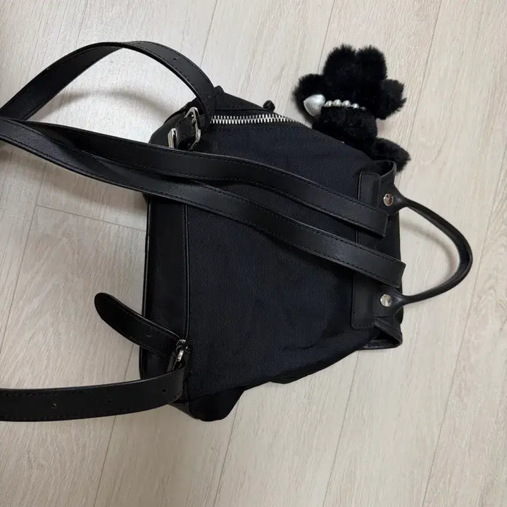 [BUNJANG] Threetimes Acorn Black Backpack / threetimes 아콘 블랙 백팩