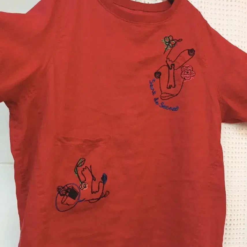 [SOLD OUT] 레드 자수 반팔 티셔츠 free