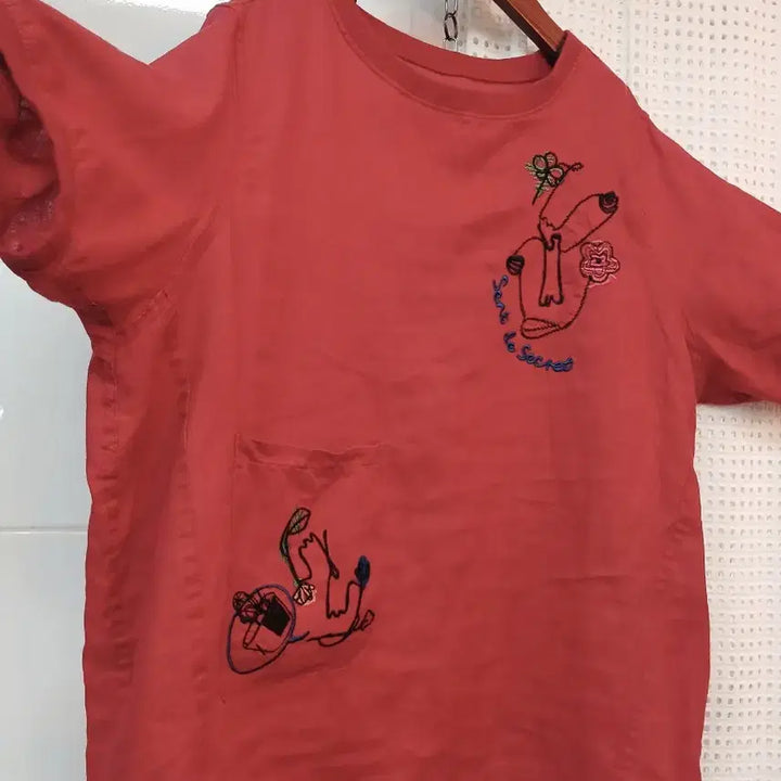 [SOLD OUT] 레드 자수 반팔 티셔츠 free