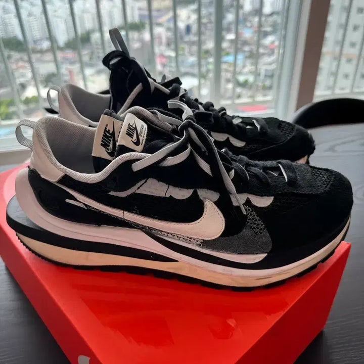 [BUNJANG] Nike x sacai Vaporwaffle Sneakers Black / 사카이