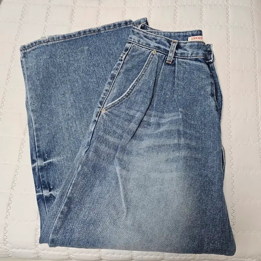 [BUNJANG] Unknown Planet Two-Tuck Wide Denim Pants Light Blue / 언노운 플라넷-투턱 와이드 데님 라이트 블루