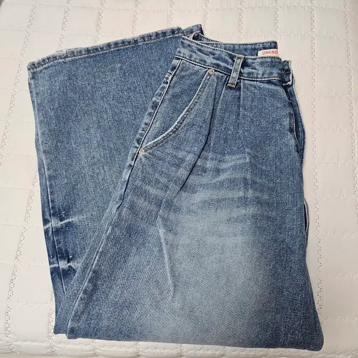 [BUNJANG] Unknown Planet Two-Tuck Wide Denim Pants Light Blue / 언노운 플라넷-투턱 와이드 데님 라이트 블루