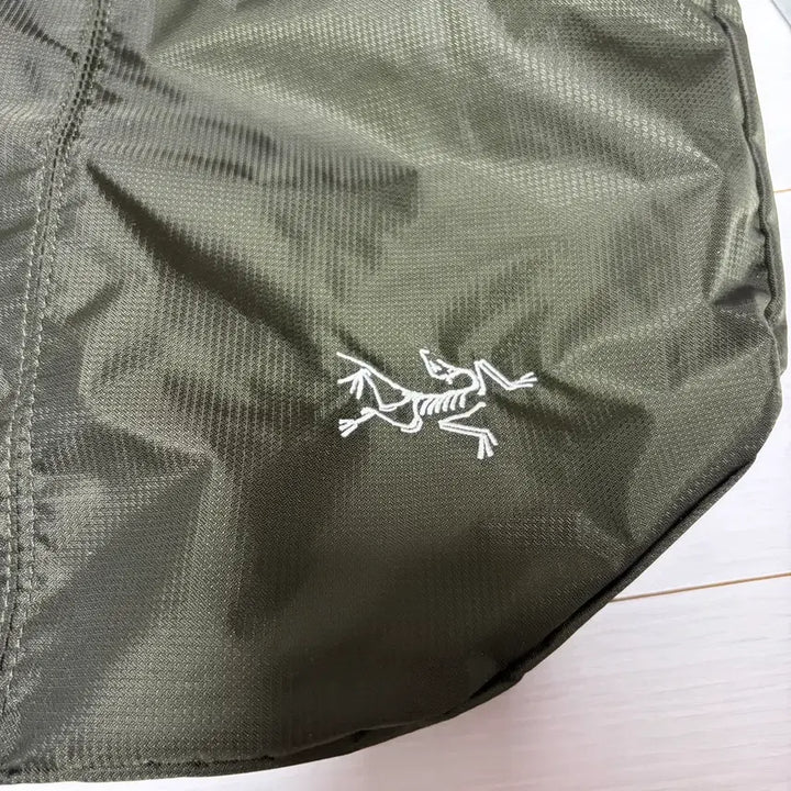 [SOLD OUT] 아크테릭스 패커블 크로스백 숄더백 카키 새상품 가방