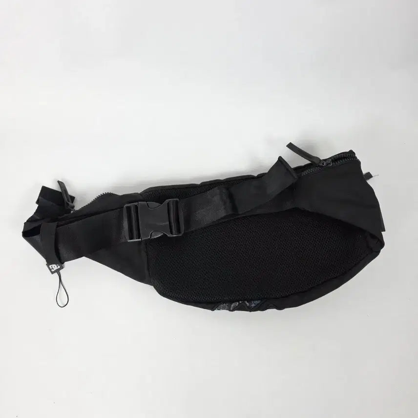 [BUNJANG] DC Studded Vintage Ethnic Black Hip Bag Crossbody Sling Bag / DC 스터드 빈티지 에스닉 블랙 힙색 바디크로스백 슬링백 0511