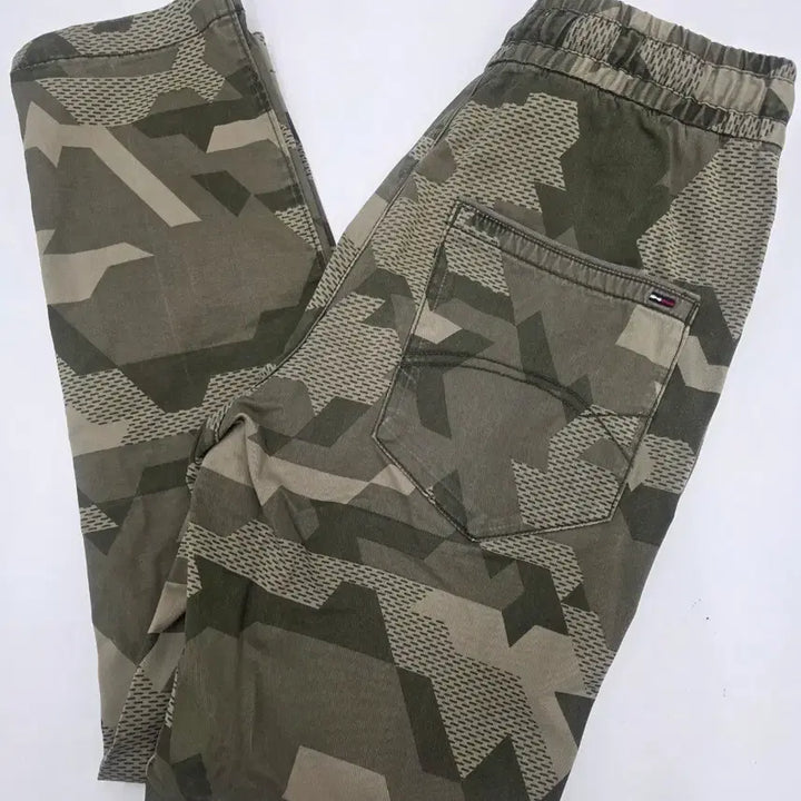 [BUNJANG] Tommy Hilfiger Camo Cargo Pants (Size S) / 타미힐피거 카모 팬츠(S)