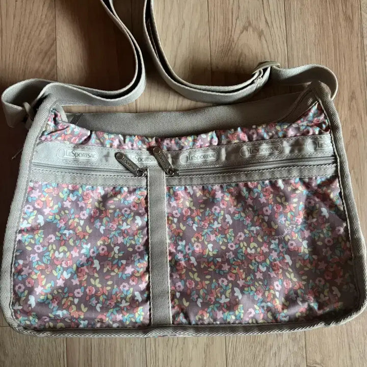 [BUNJANG] Lesportsac Flower Pattern Crossbody Bag / 레스포삭 플라워 패턴 크로스백