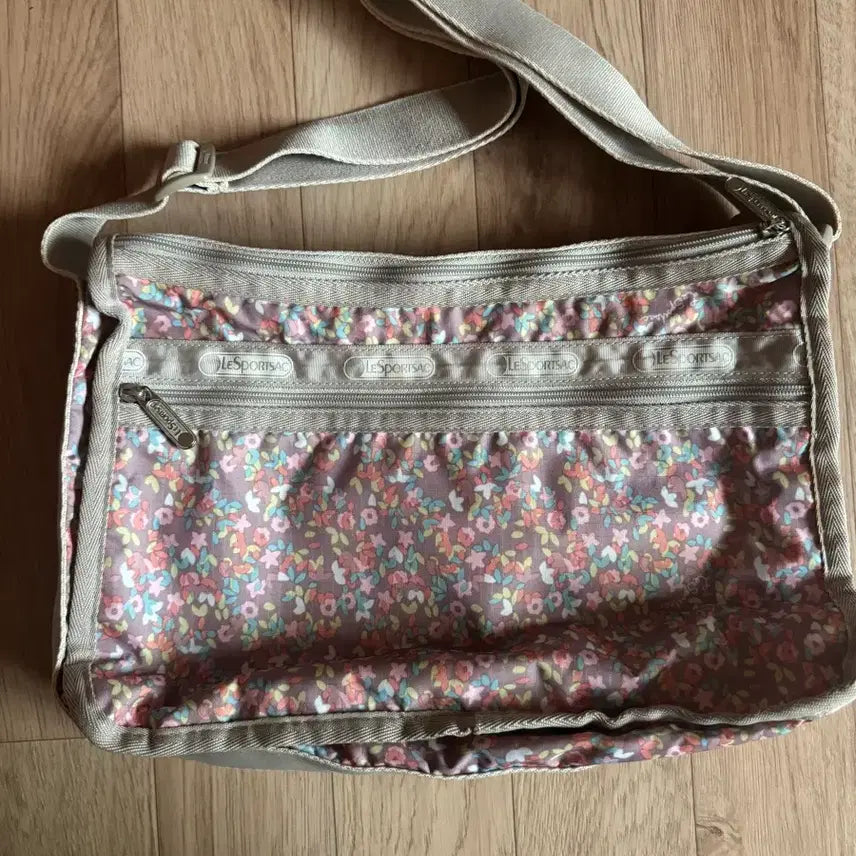 [BUNJANG] Lesportsac Flower Pattern Crossbody Bag / 레스포삭 플라워 패턴 크로스백