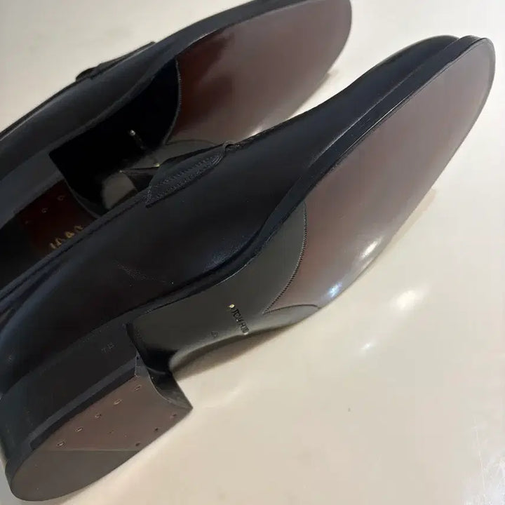 [SOLD OUT] 톰포드 페니로퍼 새상품
