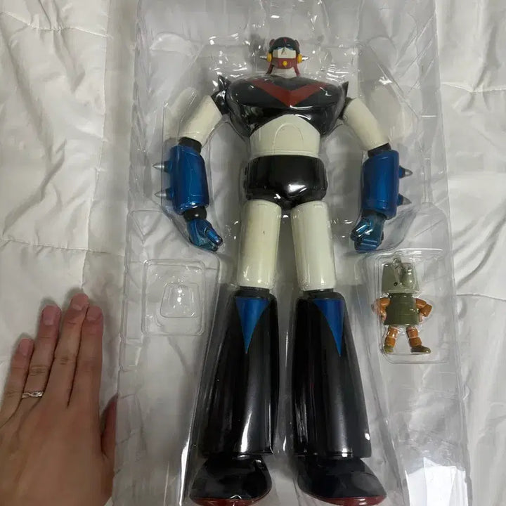 [BUNJANG] Robot Taekwon V Special Edition Large Figure / 스페셜 에디션 로보트 태권브이 대형 피규어(미니는 서비스)
