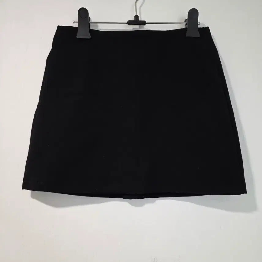 [BUNJANG] Black Mini Skirt (Size S) / 블랙 미니 스커트 S 사이즈 (속바지있음)