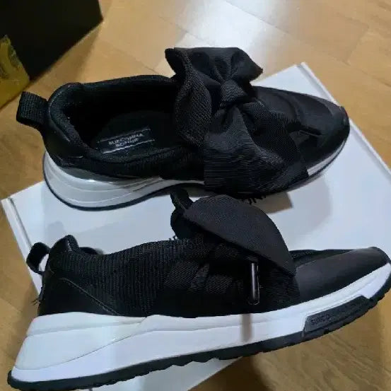 [BUNJANG] SUECOMMA BONNIE Flat Shoes (Size 240) / 슈콤마보니 240