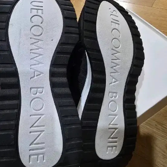[BUNJANG] SUECOMMA BONNIE Flat Shoes (Size 240) / 슈콤마보니 240