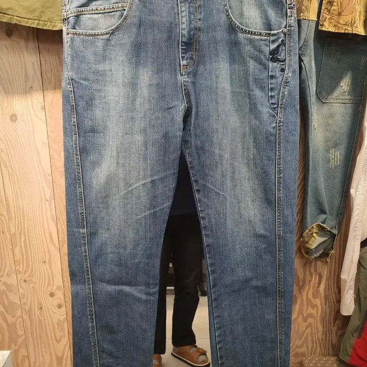 [BUNJANG] MLB Chicago White Sox Embroidered Big Size Jeans (36-37 inch) / [정품] MLB 시카고 화이트삭스 자수 빅사이즈 청바지 (36-37인치)