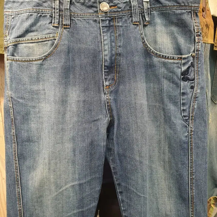 [BUNJANG] MLB Chicago White Sox Embroidered Big Size Jeans (36-37 inch) / [정품] MLB 시카고 화이트삭스 자수 빅사이즈 청바지 (36-37인치)