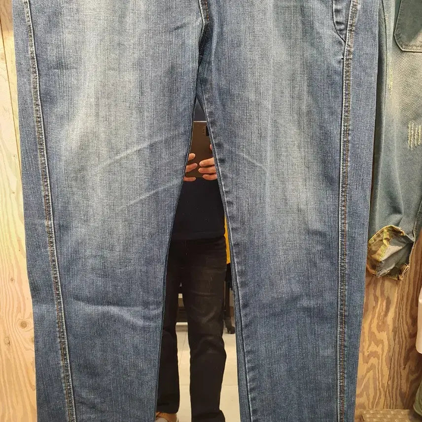 [BUNJANG] MLB Chicago White Sox Embroidered Big Size Jeans (36-37 inch) / [정품] MLB 시카고 화이트삭스 자수 빅사이즈 청바지 (36-37인치)