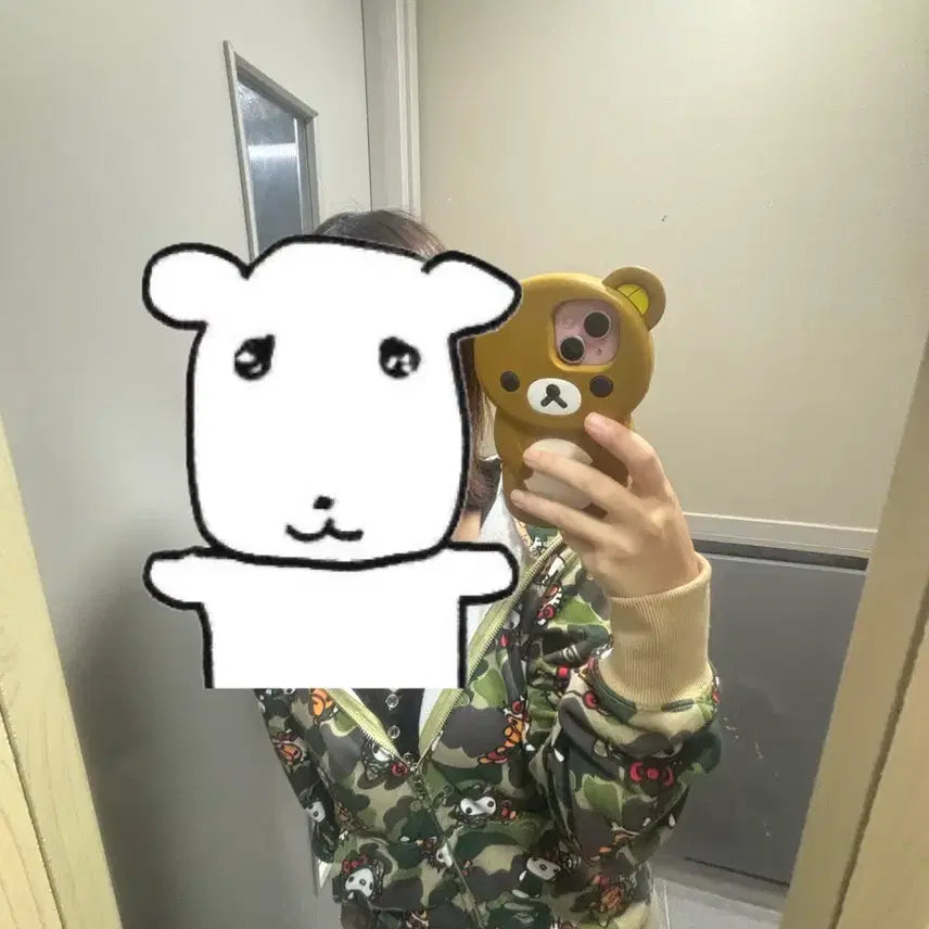 [SOLD OUT] 베이프 카모 헬로키티 후드집업
