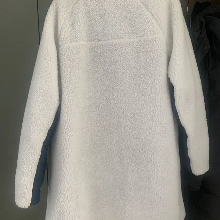 [BUNJANG] Adidas White Fleece Reversible Padded Jacket / 아디다스 흰색 뽀글이 플리스 리버시블 누빔패딩