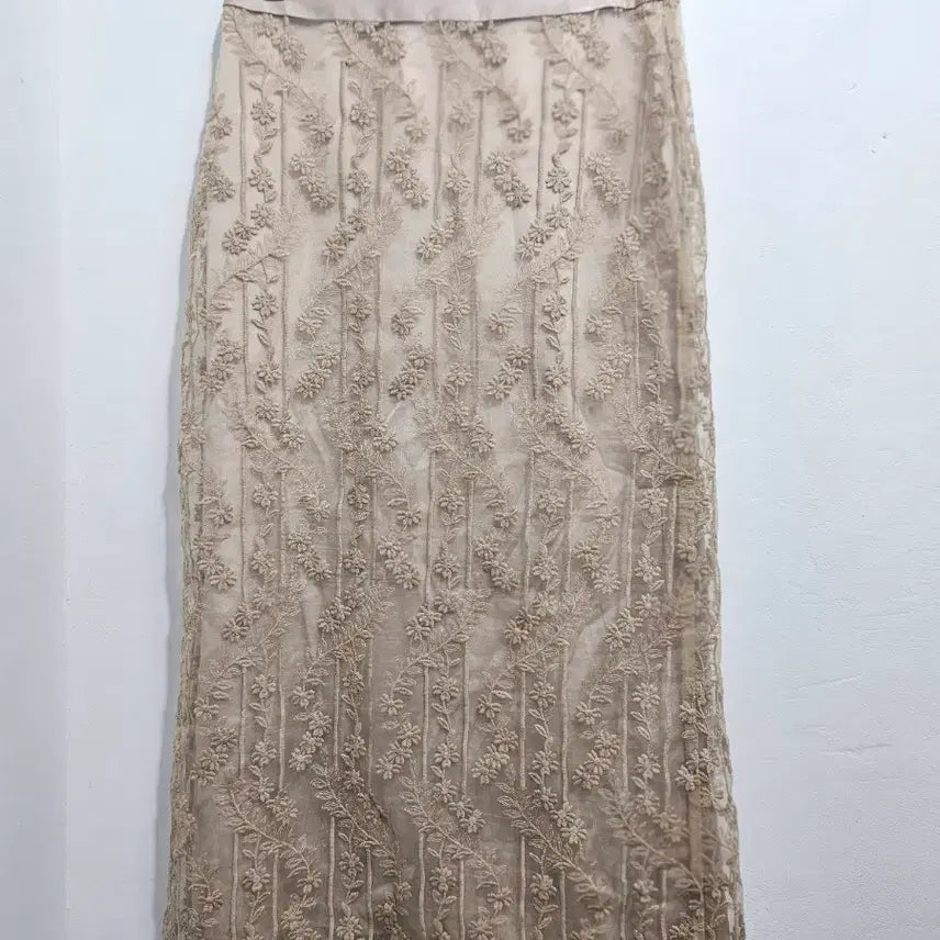 [BUNJANG] Lace Floral H-Line Skirt Pink Beige (S) / 레이스 꽃무늬 H 스커트 핑크베이지 S [새상품]