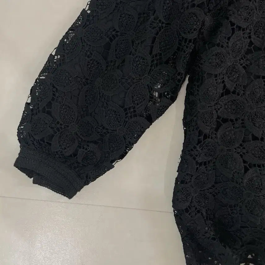 [BUNJANG] Anna Sui Black Lace Blouse / ANNA SUI 블랙 레이스 블라우스
