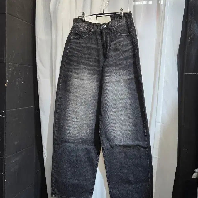 [BUNJANG] Washed Wide Denim Pants with Vertical Fine Ribbing and Back Pockets / 뒤포켓 S,M 673 세로 잔골 와이드 워싱 데님