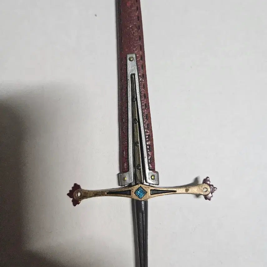 [BUNJANG] Unsigned Fantasy Mini Sword &amp; Sheath Set / 장검 &amp; 칼집 세트 무명판타지 미니검 가챠 판매