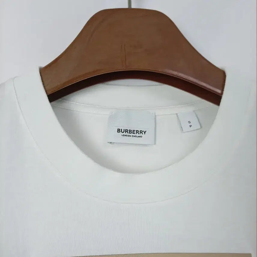 [BUNJANG] Burberry Character Logo White T-Shirt / B급/S)버버리 캐릭 로고 화이트 반팔티셔츠_하루구제7212