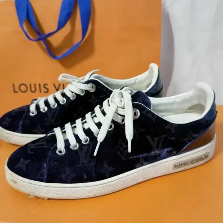 [BUNJANG] Louis Vuitton Monogram Velvet Sneakers Navy Size 37 / LOUIS VUITTON 루이비통 모노그램 벨벳 스니커즈