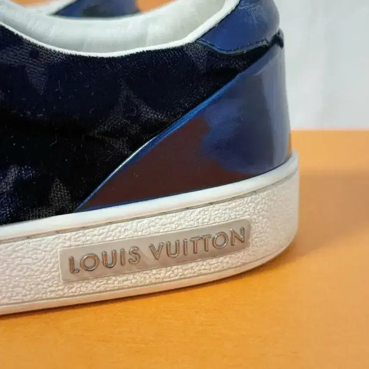 [BUNJANG] Louis Vuitton Monogram Velvet Sneakers Navy Size 37 / LOUIS VUITTON 루이비통 모노그램 벨벳 스니커즈