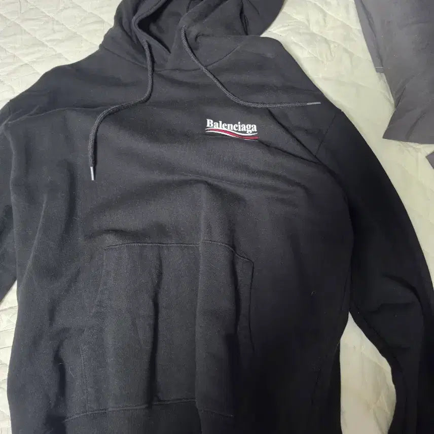 [BUNJANG] Balenciaga Logo Embroidered Hoodie / 발렌시아가 후드티