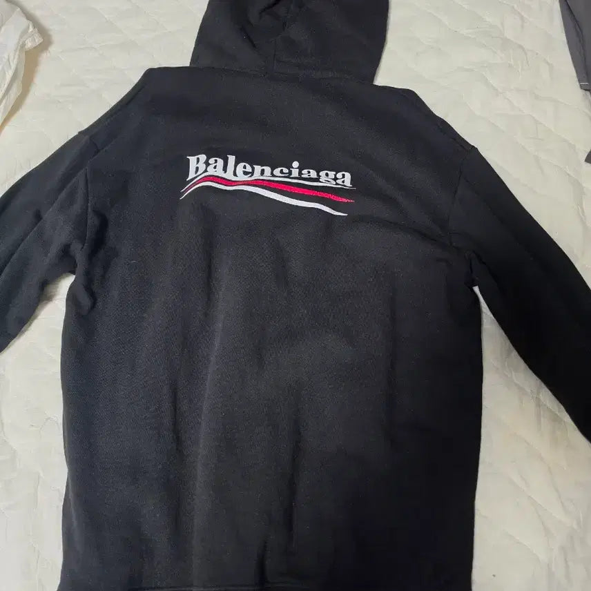 [BUNJANG] Balenciaga Logo Embroidered Hoodie / 발렌시아가 후드티