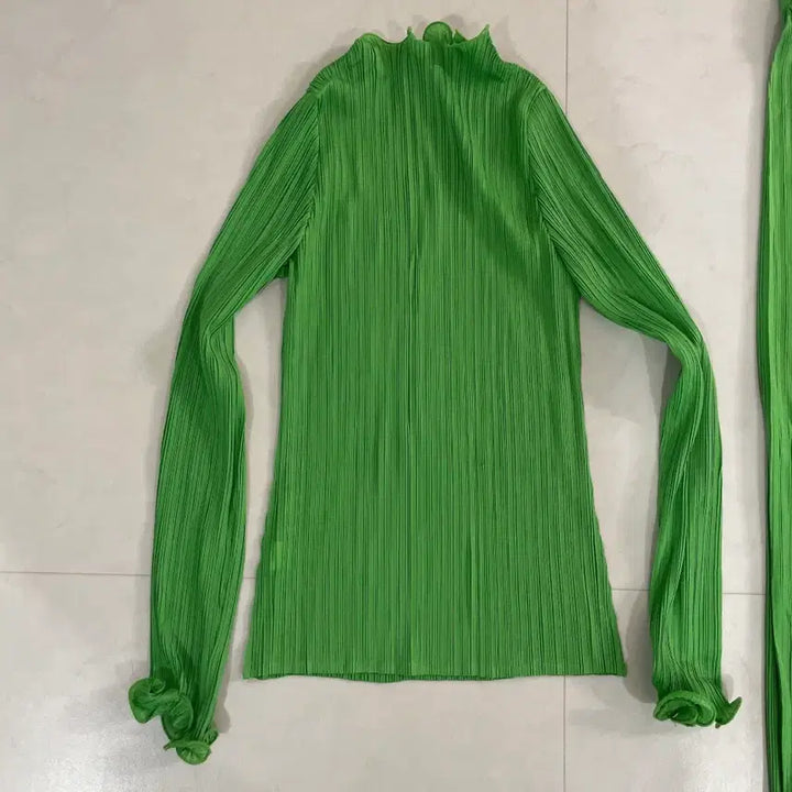 [BUNJANG] Green Pleated Long Sleeve Top + Skirt Set / 그린 플리츠 롱 슬리브 상의 + 스커트 세트