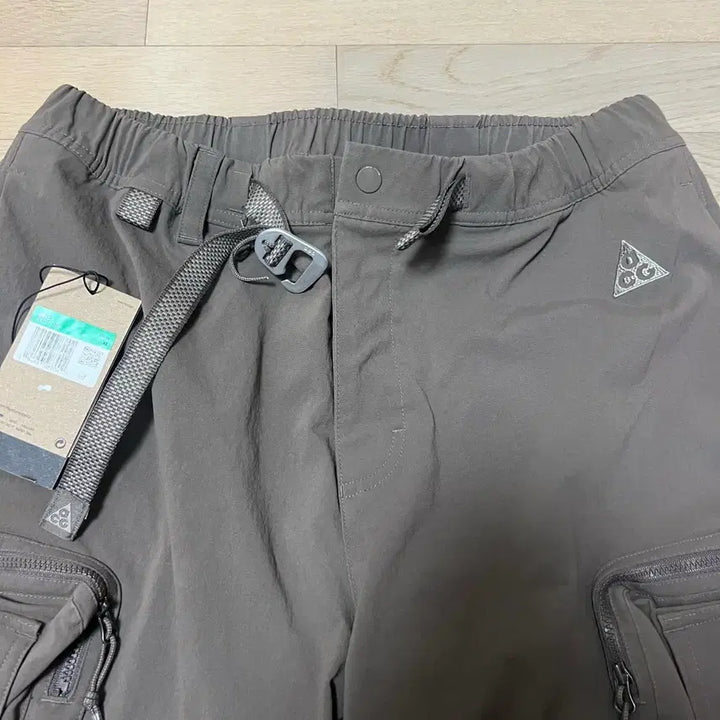 [BUNJANG] Nike ACG Cargo Shorts Ironstone / US-M 나이키 ACG 카고쇼츠 반바지 아이언스톤